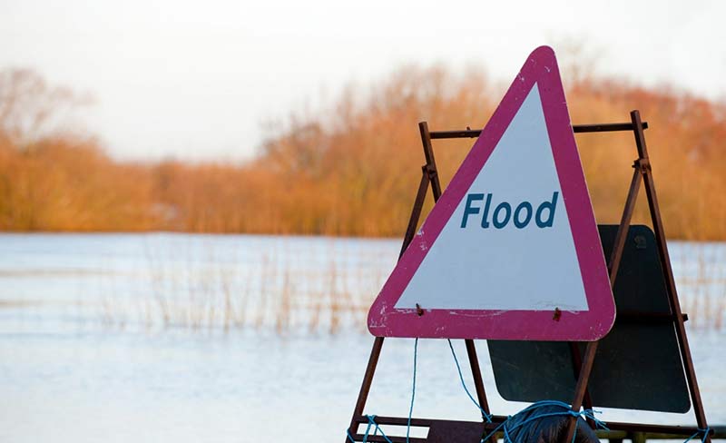 flood-road-sign